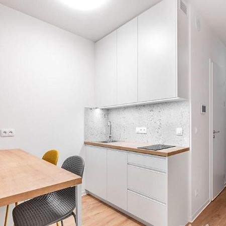 프라하 Modern Studio Near Airport And City Centre! 아파트 외부 사진